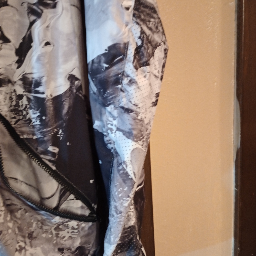 Lululemon Packable Windbreaker - image 4